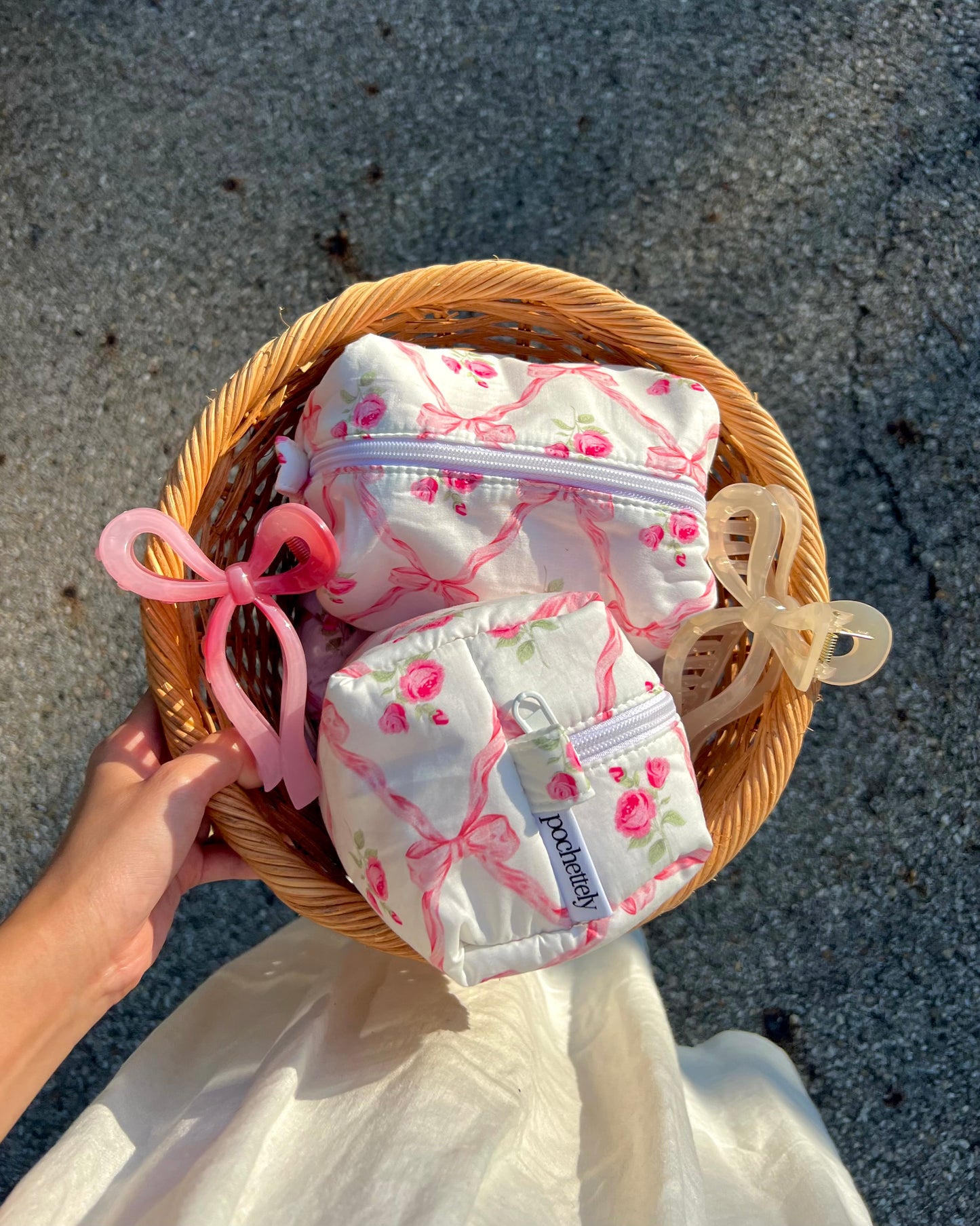 ROSY RIBBON POUCH