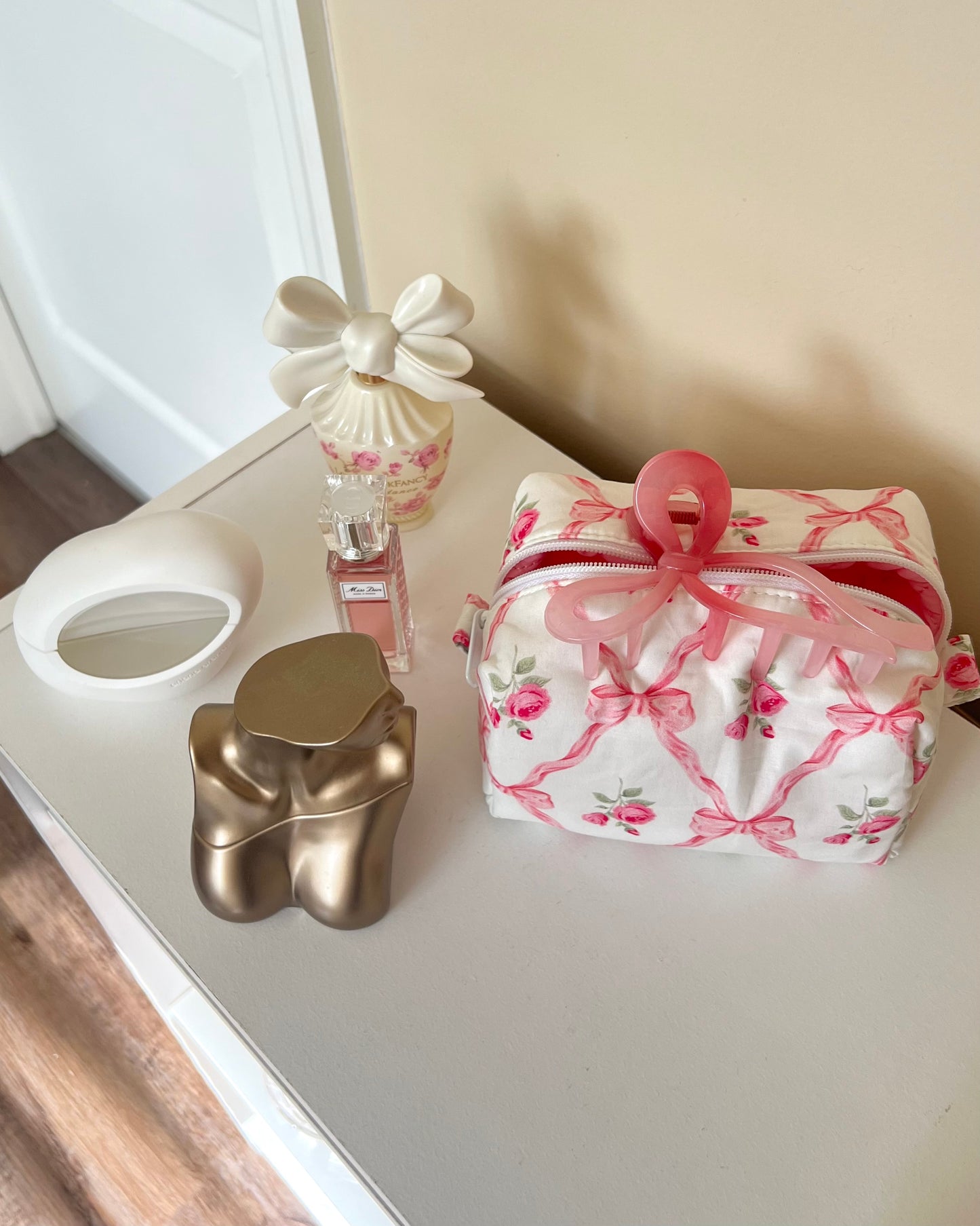ROSY RIBBON POUCH