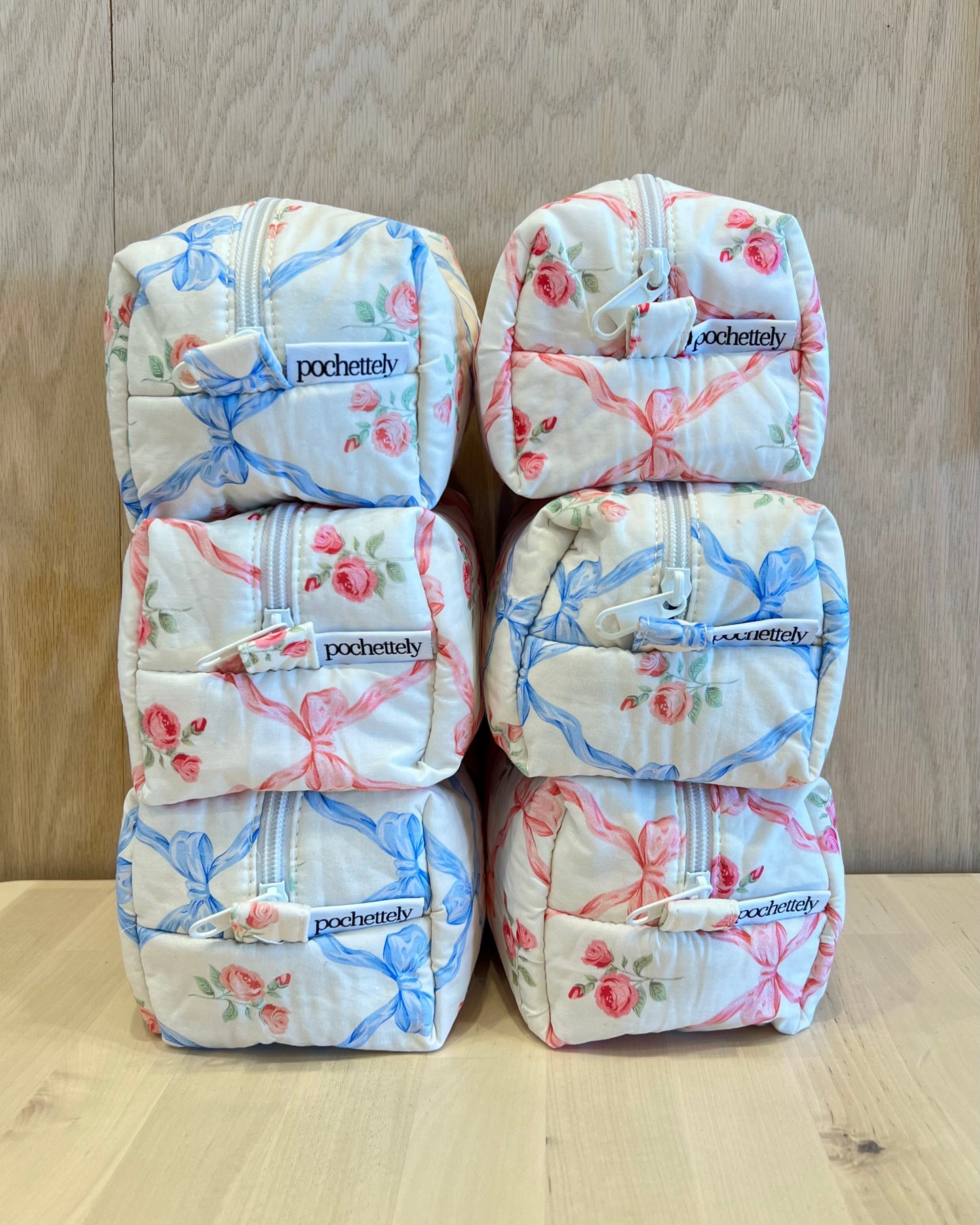 ROSY RIBBON POUCH