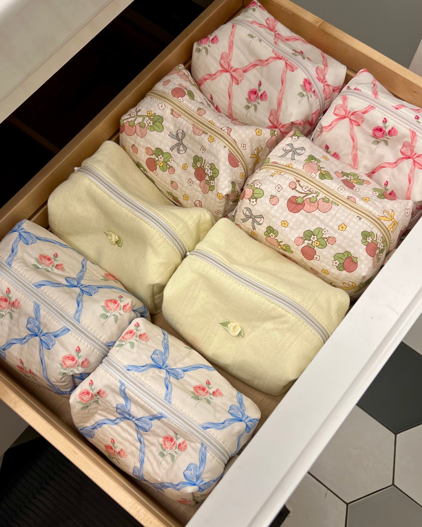 STRAWBERRY BLOSSOM POUCH